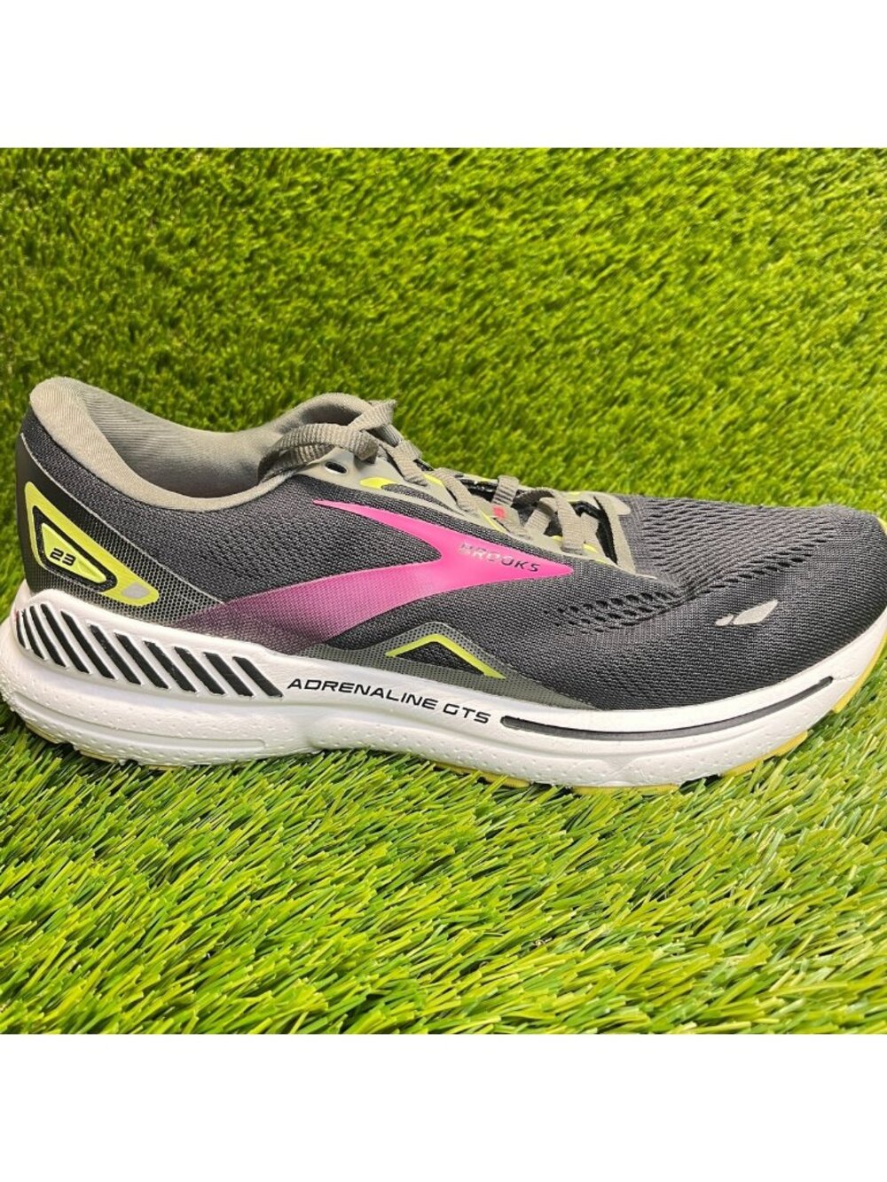 Brooks Adrenaline GTS 23 Womens Size 10 Black Pink White Running Shoes Sneakers